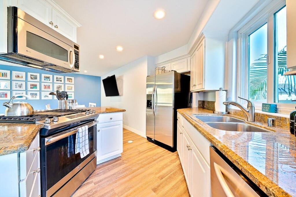 Stunning South Mission Home With Private Rooftop & Ocean Views! سان دييغو المظهر الخارجي الصورة