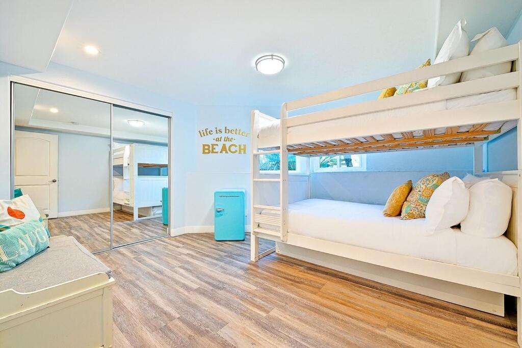 Stunning South Mission Home With Private Rooftop & Ocean Views! سان دييغو المظهر الخارجي الصورة
